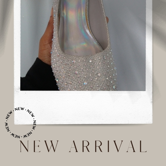 Shoes - 🆕 SILVER SLIPPER SHOE MIRAGE